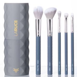 🔆 Laruce Christine Brush Set ➿